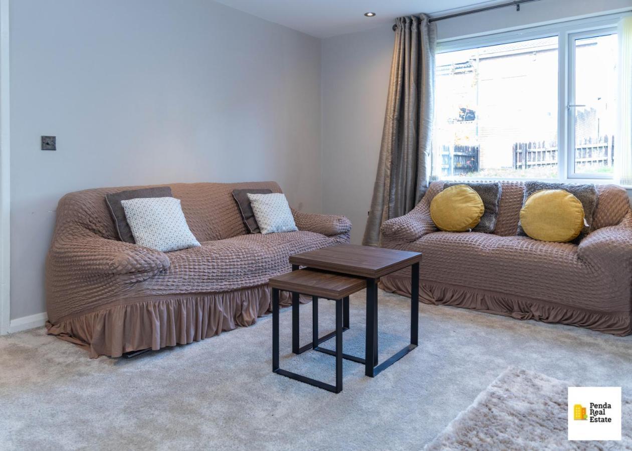 Penda Contractor And Leisure Guests Nottingham Villa Dış mekan fotoğraf